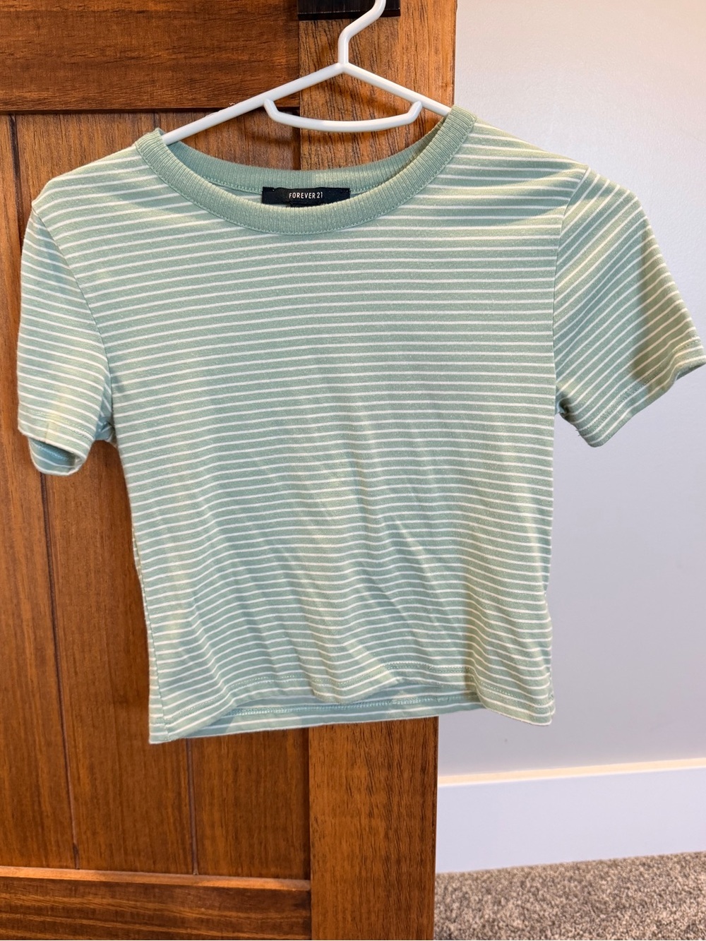 Forever 21 Green and White Striped Crop Tee Size Small